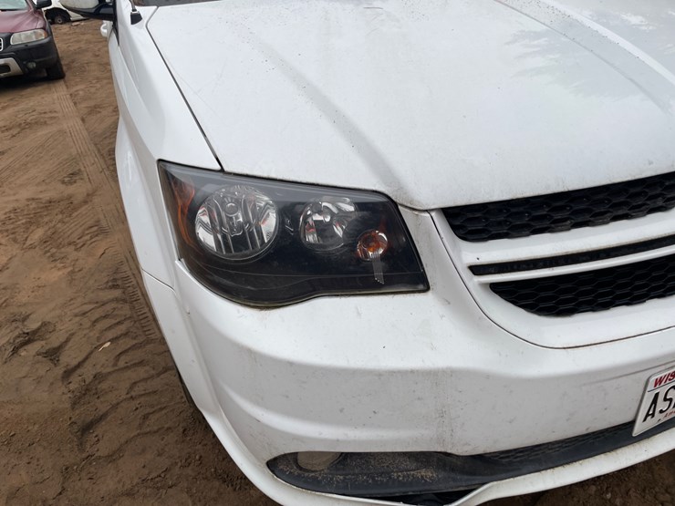 2017-dodge-grand-caravan-gt-image-9