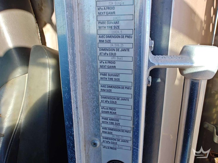 2012-kenworth-t800-image-54