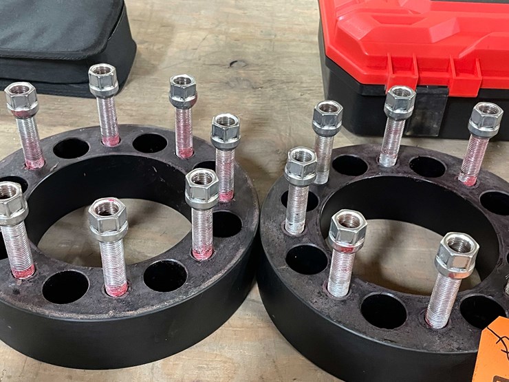 #8683-•-wheel-spacers,-for-3/4,-1-ton-trucks,-8-on-6-1/2"-bolt-spread-(pr12)-image-4