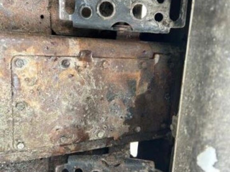 2010-bobcat-s300-image-14