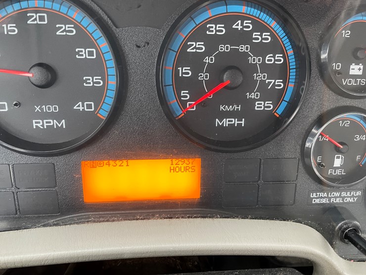 #236-•-2015-international-bucket-truck-(has-wi-title)(mosinee,-wi)-image-53