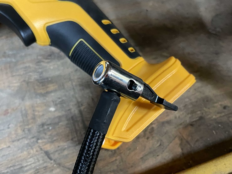 #8676-•-dewalt-compatible-20-volt-air-compressor-for-airing-up-tires,-etc-(pr12)-image-2