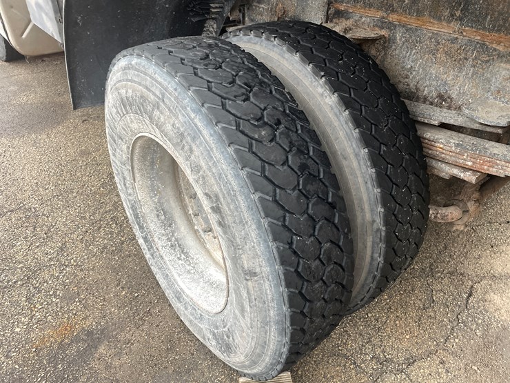 2001-gmc-topkick-image-13