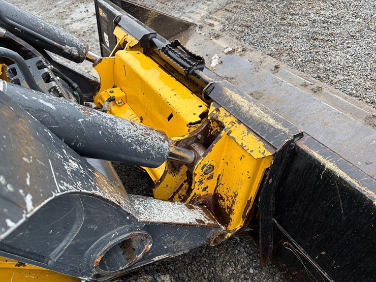 2020-deere-333g-image-15