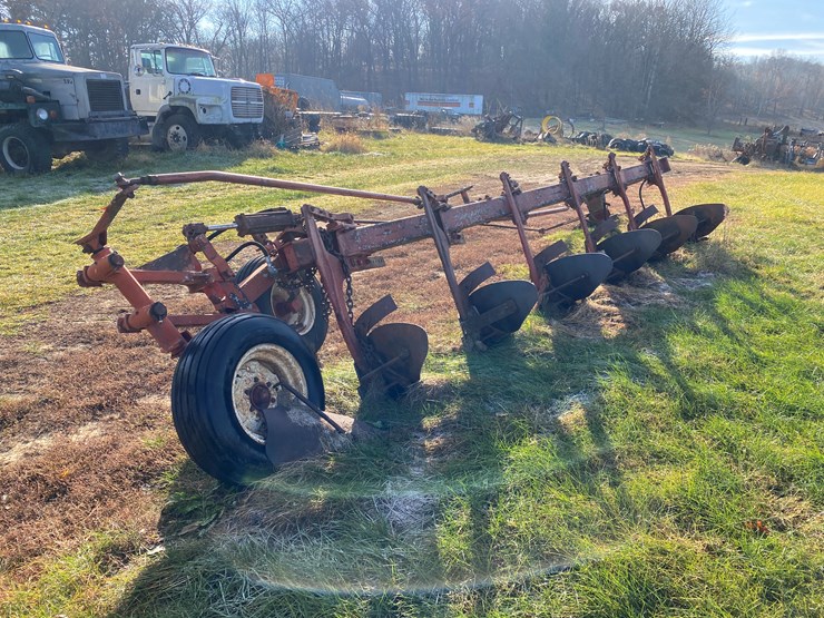 international-720-image-7