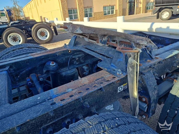 2012-peterbilt-386-image-28