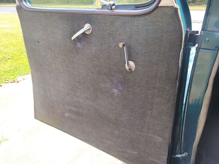 1940-ford-sedan-image-77