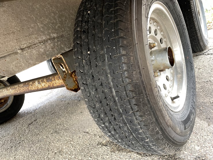 #1397-•-2001-karavan-expedition-trailer-(no-title)-(of)-image-16