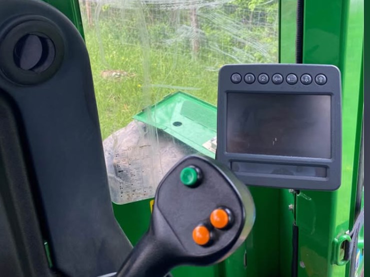 2018-deere-640l-image-4