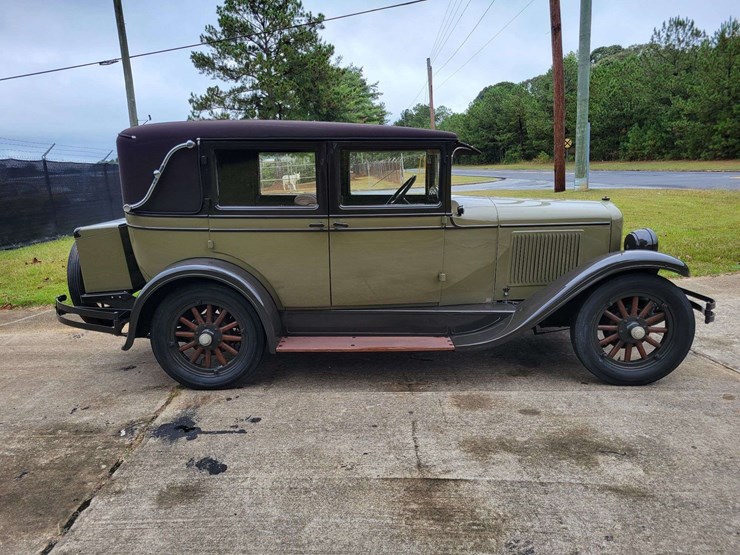1928-pontiac-sedan-image-4