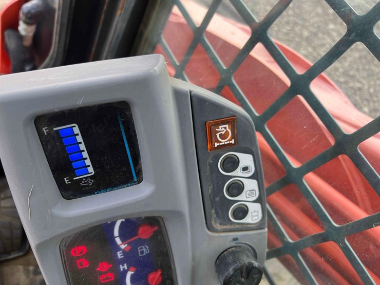 kubota-svl95-2s-image-24