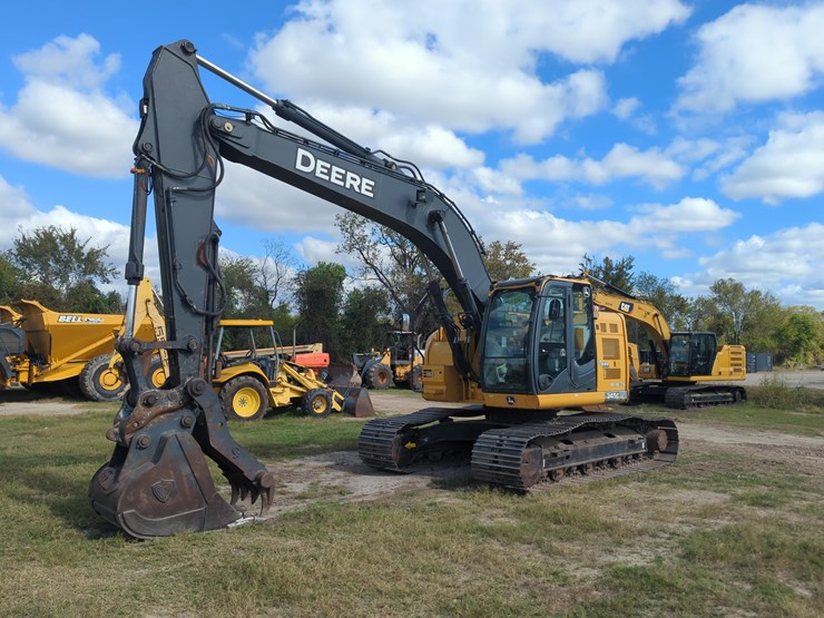 2020-john-deere-2020-image-2