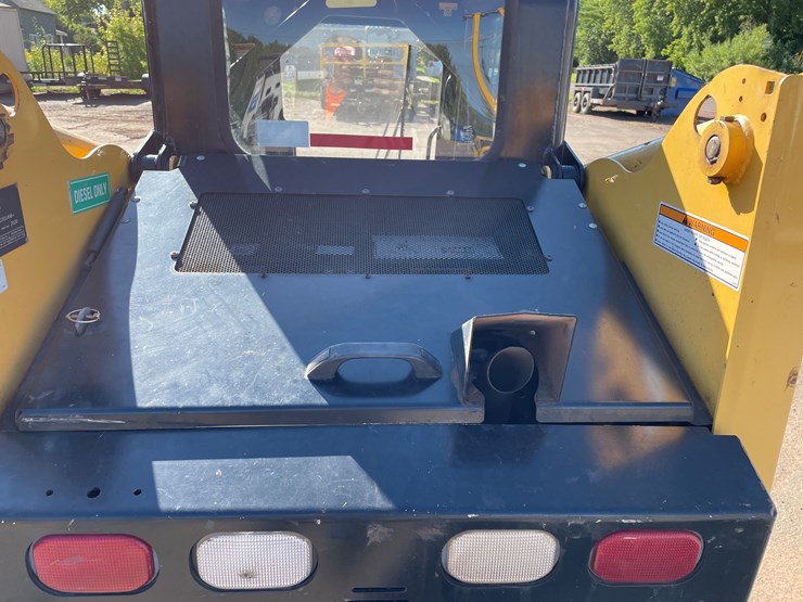 2020-gehl-rt105-image-19