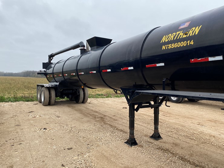 #1030-•-2014-northern-6000-gallon-semi-manure-tanker-trailer(has-wi-title)-(kewaunee,-wi)-image-5