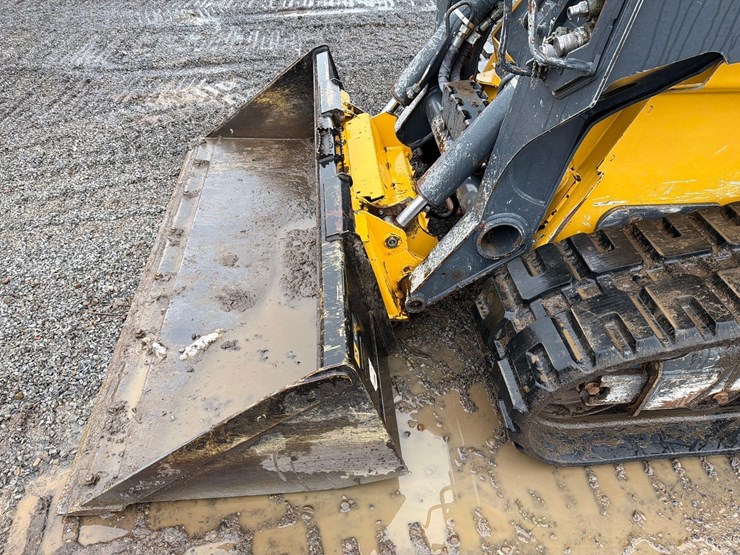 2020-deere-333g-image-11