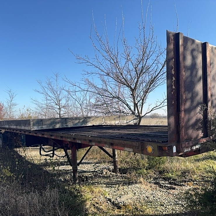 1989 UTILITY FLATBED