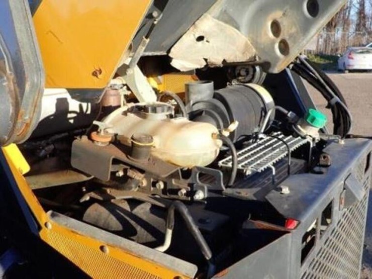 2019-deere-331g-image-35