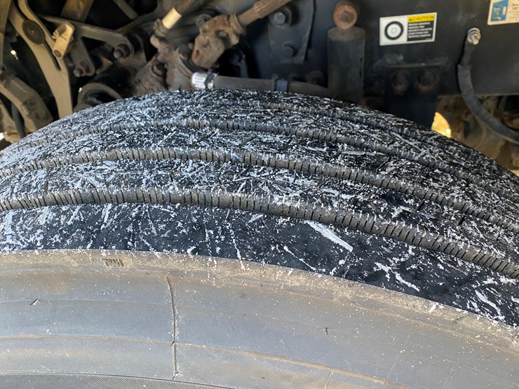 #1012-•-2013-peterbilt-tandem-axle-day-cab-semi-(has-wi-title)-(colfax,-wi)-image-15