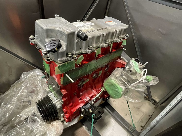 #8724-•-nissan-diesel-crate-motor-(f)-image-6