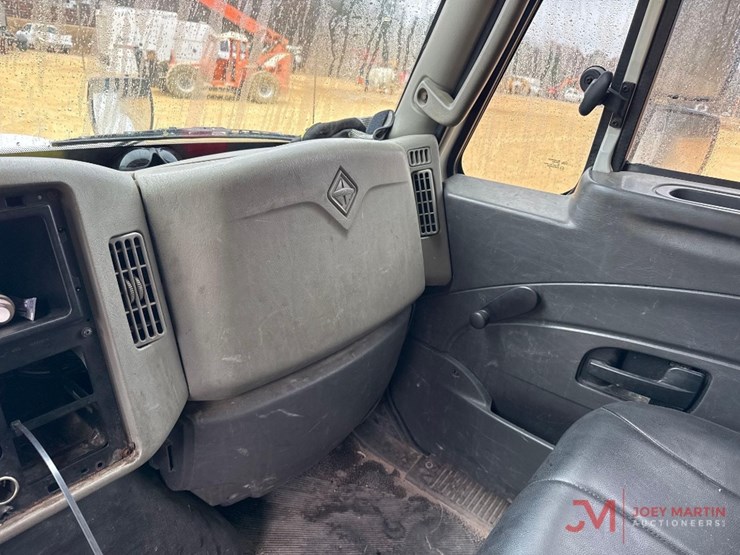 2015-international-4300-image-24