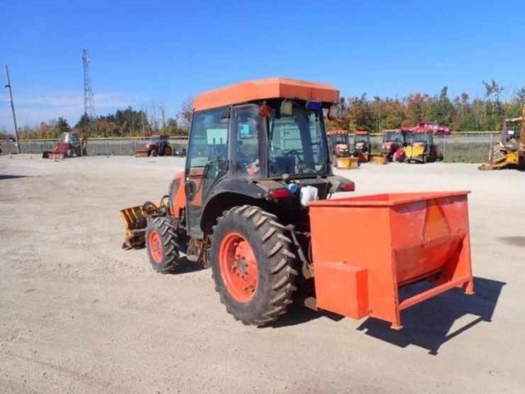 2011-kubota-m7040d-image-6