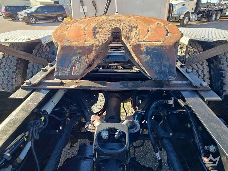 2011-kenworth-t800-image-46