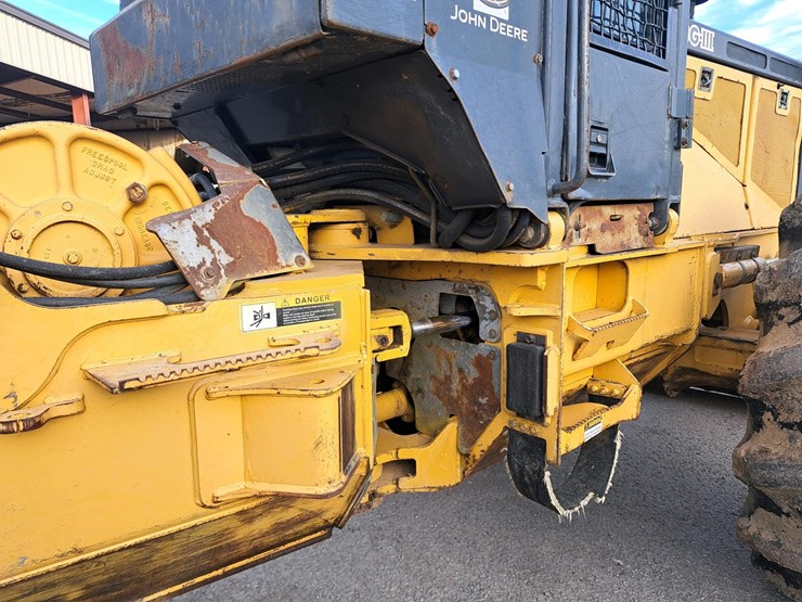 2006-john-deere-6081-image-36