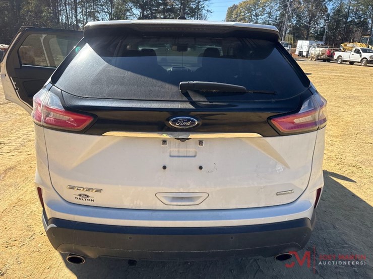 2020-ford-edge-se-image-10