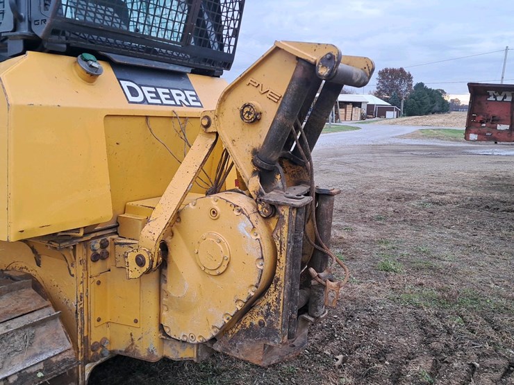 2016-deere-700k-image-39