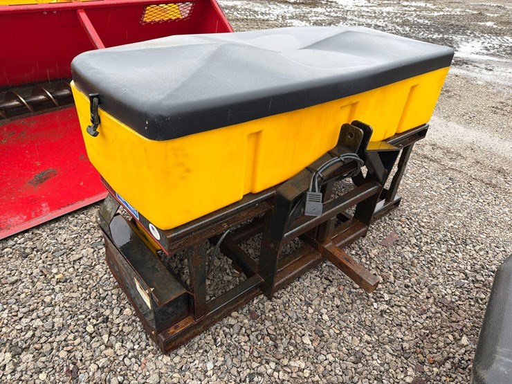 2015-snow-ex-drop-spreader-snow-equipment-image-2