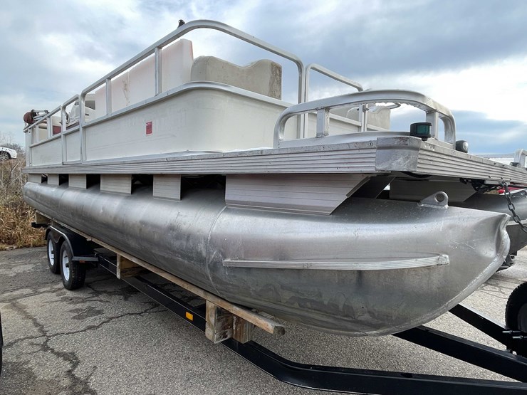 #1398-•-2002-24'-fisher-liberty-240-(has-wi-registration)-(of)-image-4