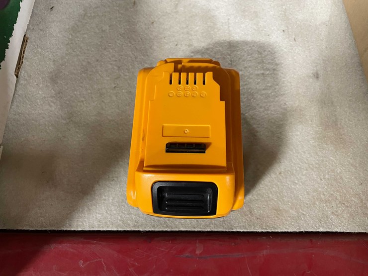 #8719-•-new-dewalt-compatible-chainsaw-(t14)-image-5