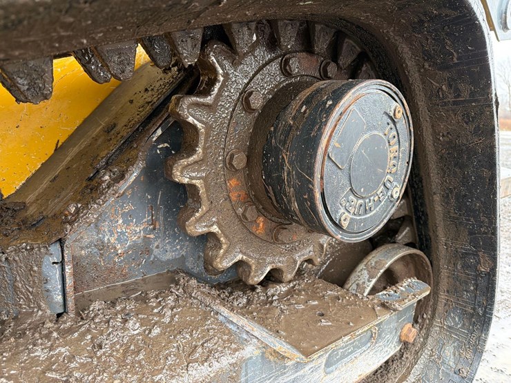 2020-deere-333g-image-10