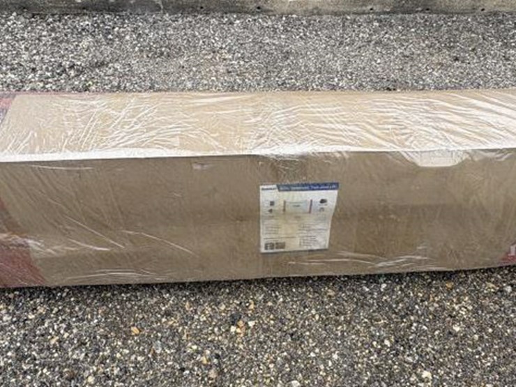 #109-•-irtpl-two-post-lift-red-image-3