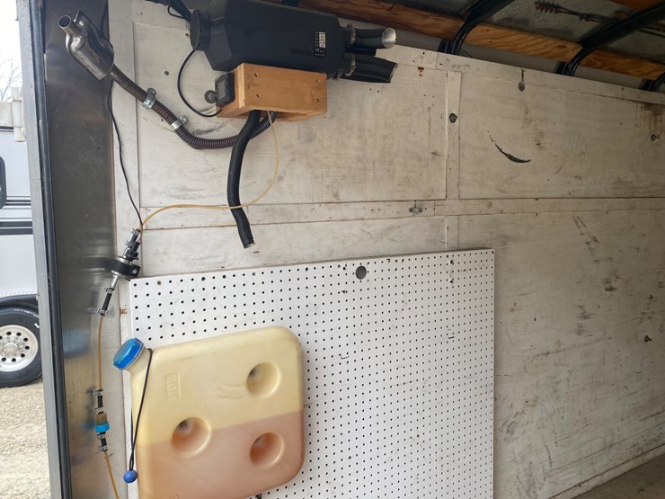 #314-•-2004-roadmaster-tandem-axle-enclosed-trailer-(helenville,-wi)-(has-wi-title)-image-9