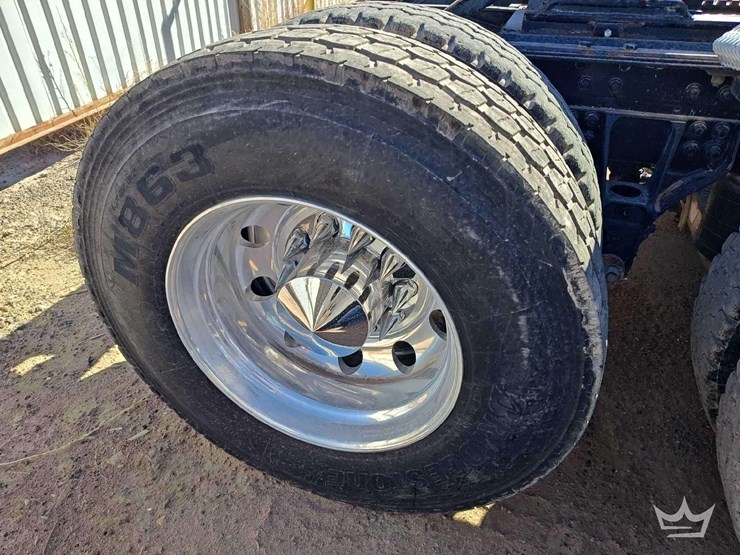 2012-kenworth-t800-image-48