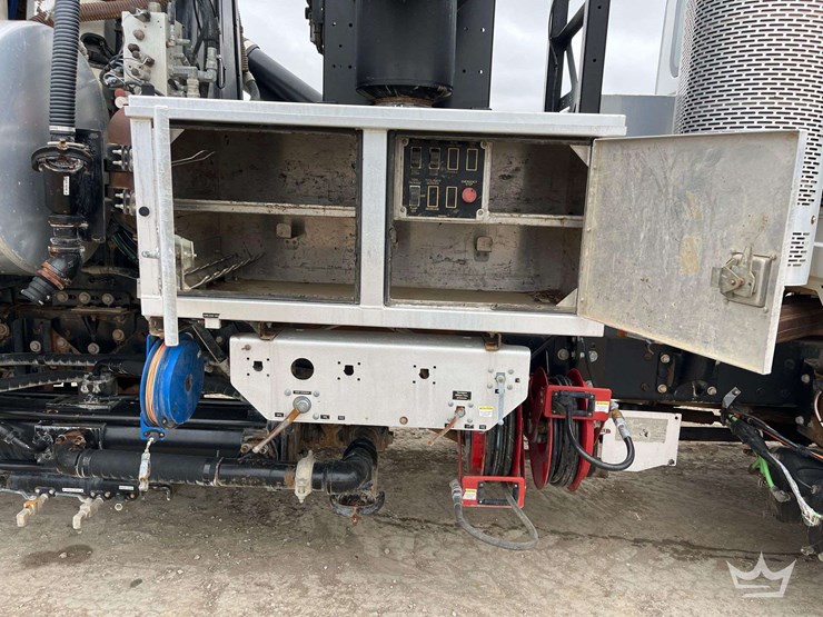 2010-international-7600-image-22