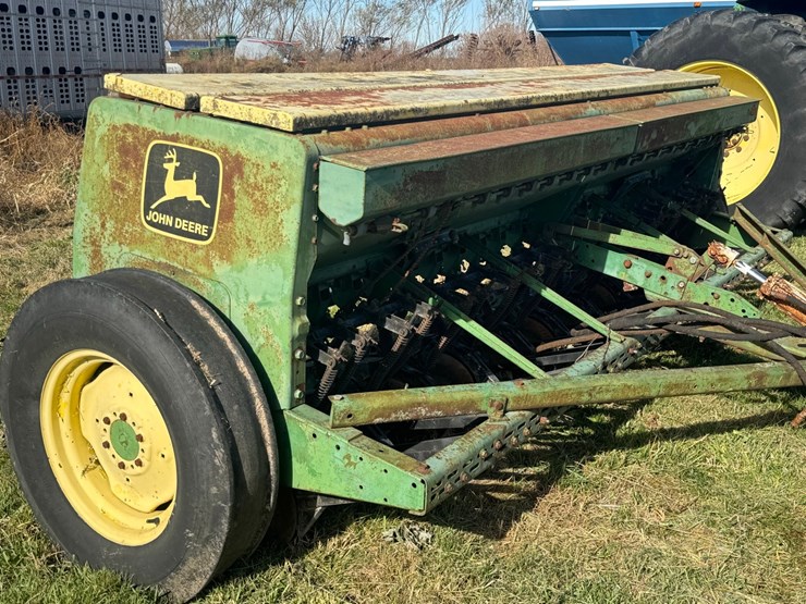 john-deere-8300-image-1