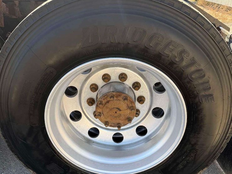 2017-kenworth-t800-image-26