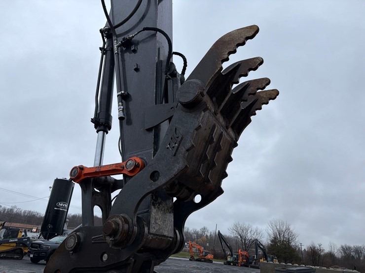 2019-deere-350g-lc-image-24