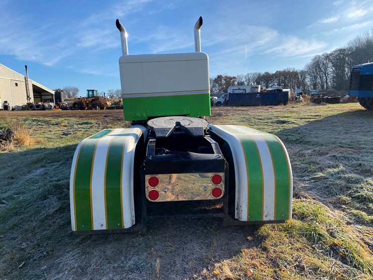 #1010-•-1984-peterbilt-sleeper-cab-semi-(has-wi-title)-(colfax,-wi)-image-10