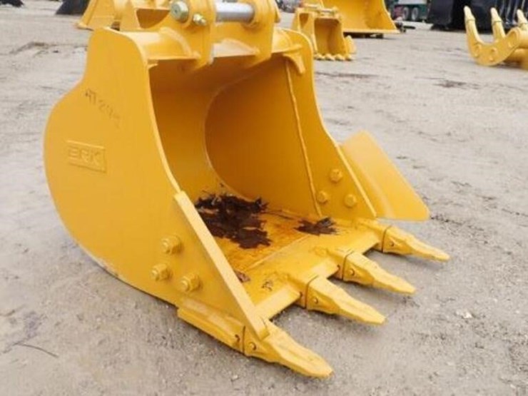 caterpillar-303.5-image-12