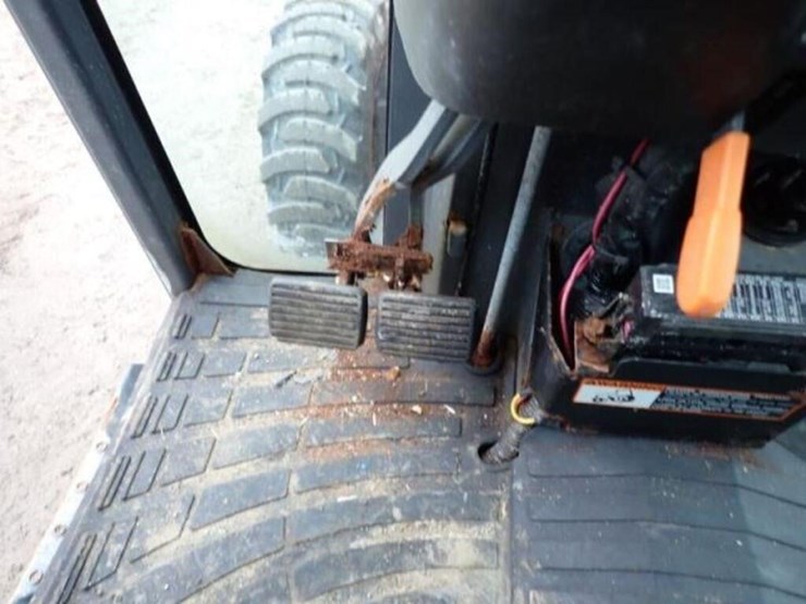 2017-kubota-b2650hsd-image-15