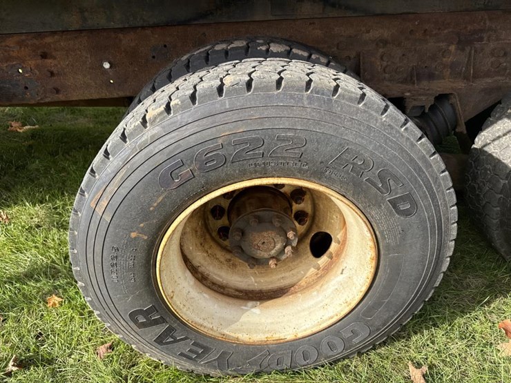 2001-caterpillar-c12-image-67