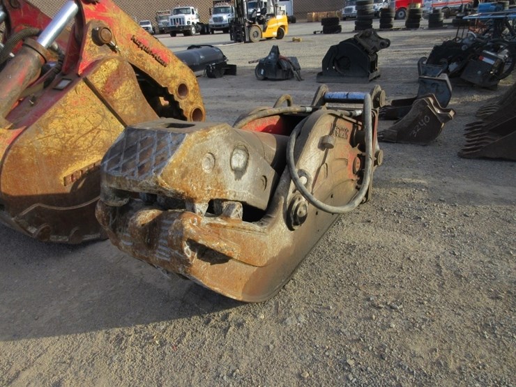 caterpillar-330-image-3