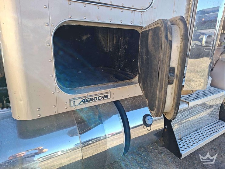 2012-kenworth-t800-image-36