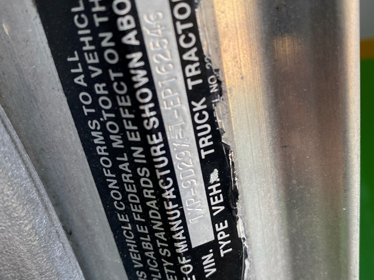 #1010-•-1984-peterbilt-sleeper-cab-semi-(has-wi-title)-(colfax,-wi)-image-64