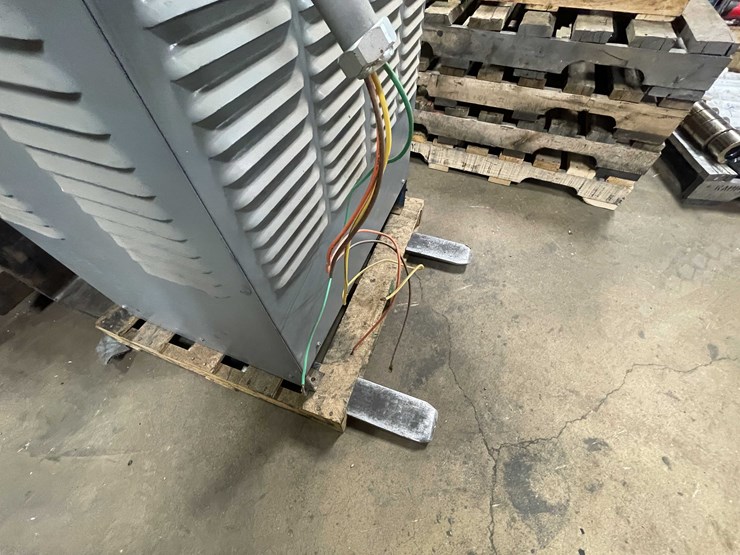 #454-•-clark-electric-forklift-(shawano,-wi)-image-37