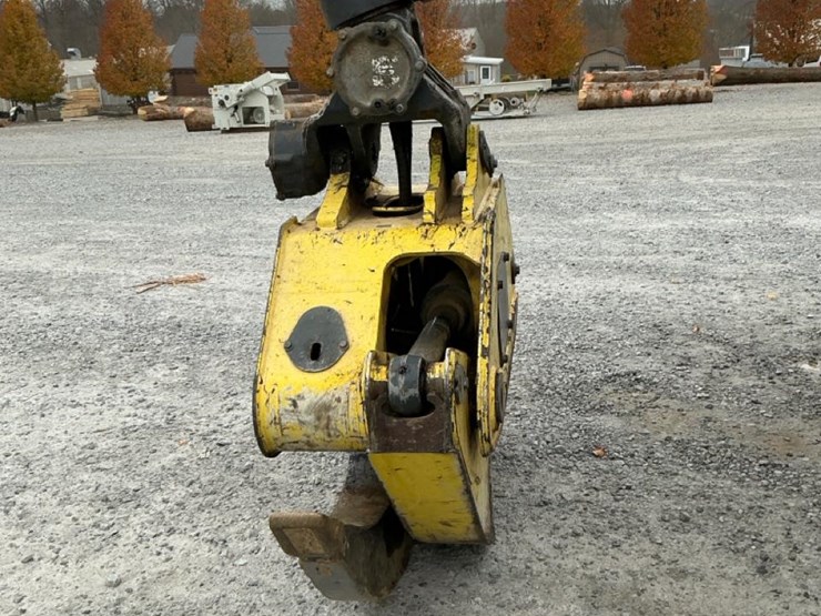 2016-deere-648l-image-54