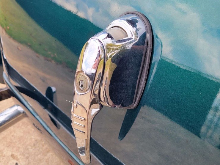 1940-ford-sedan-image-96